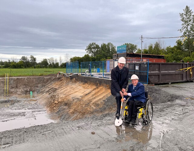 Lancement de l'usine d'épuration des eaux usées par la première pelletée de terre