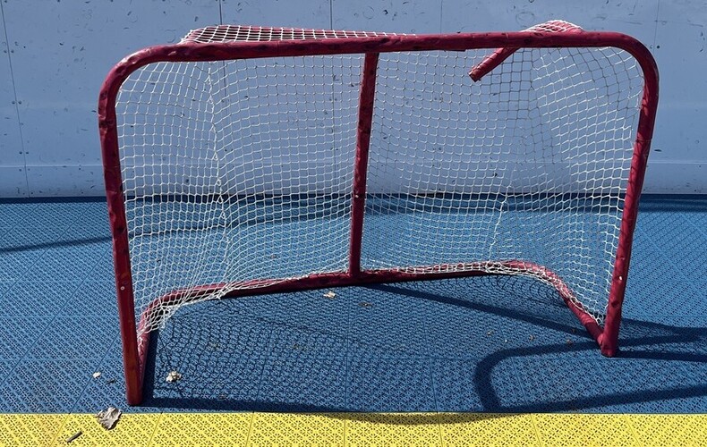 Du vandalisme au dek hockey...encore!