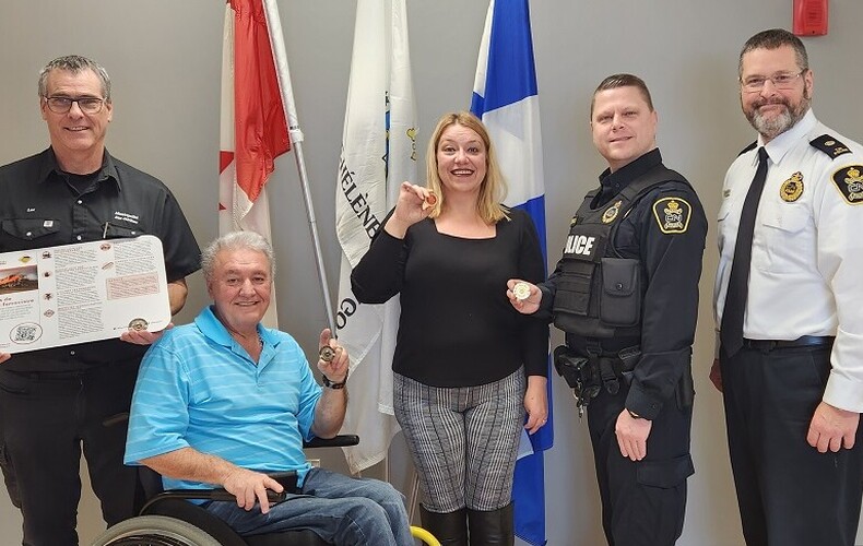 Sainte-Hélène-de-Bagot, la première municipalité au Canada à recevoir la médaille d'ambassadeur communautaire de la sécurité ferroviaire